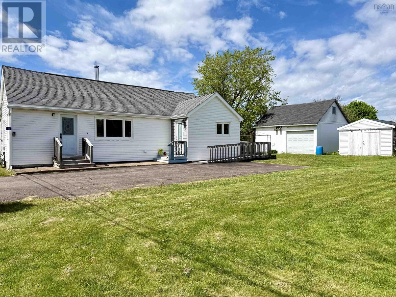 8 Standish Street Property Photo 1