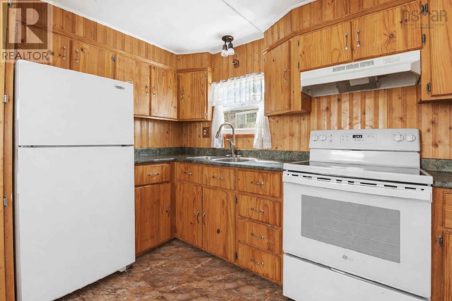 11 Maple Lane Property Photo 5