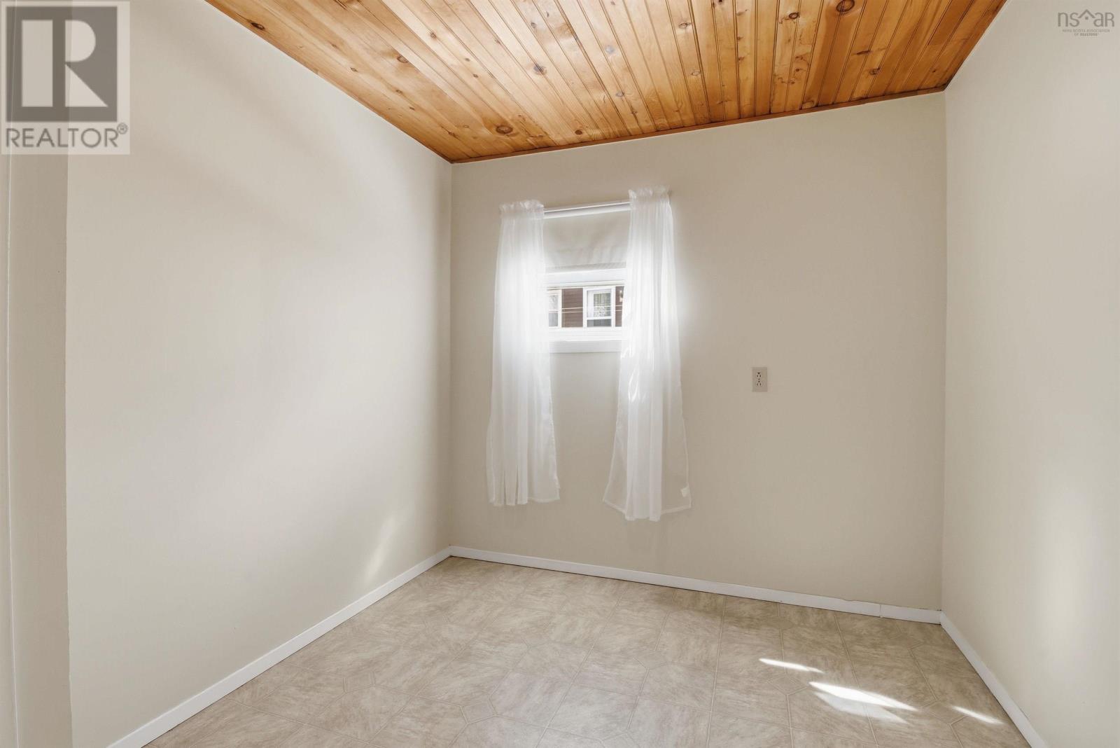 11 Maple Lane Property Photo 10