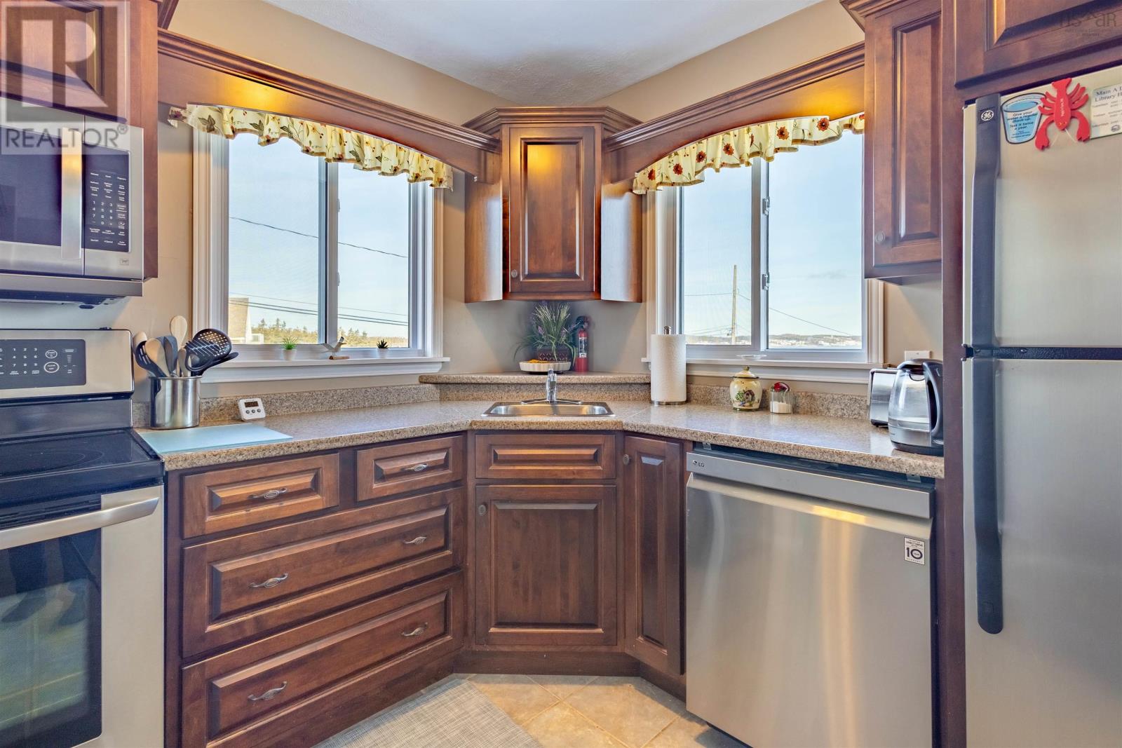16 Seaview Lane Property Photo 8