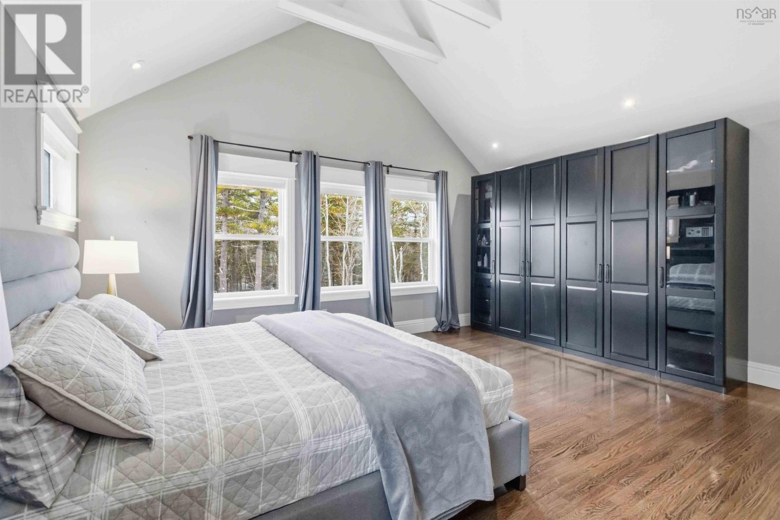 60 Amesbury Gate Property Photo 18