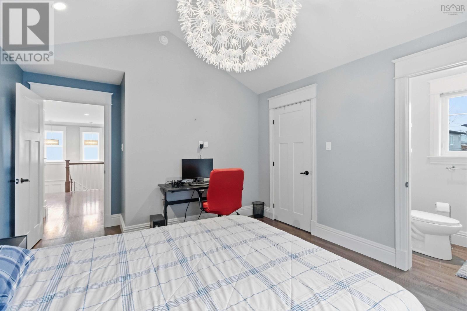 60 Amesbury Gate Property Photo 27