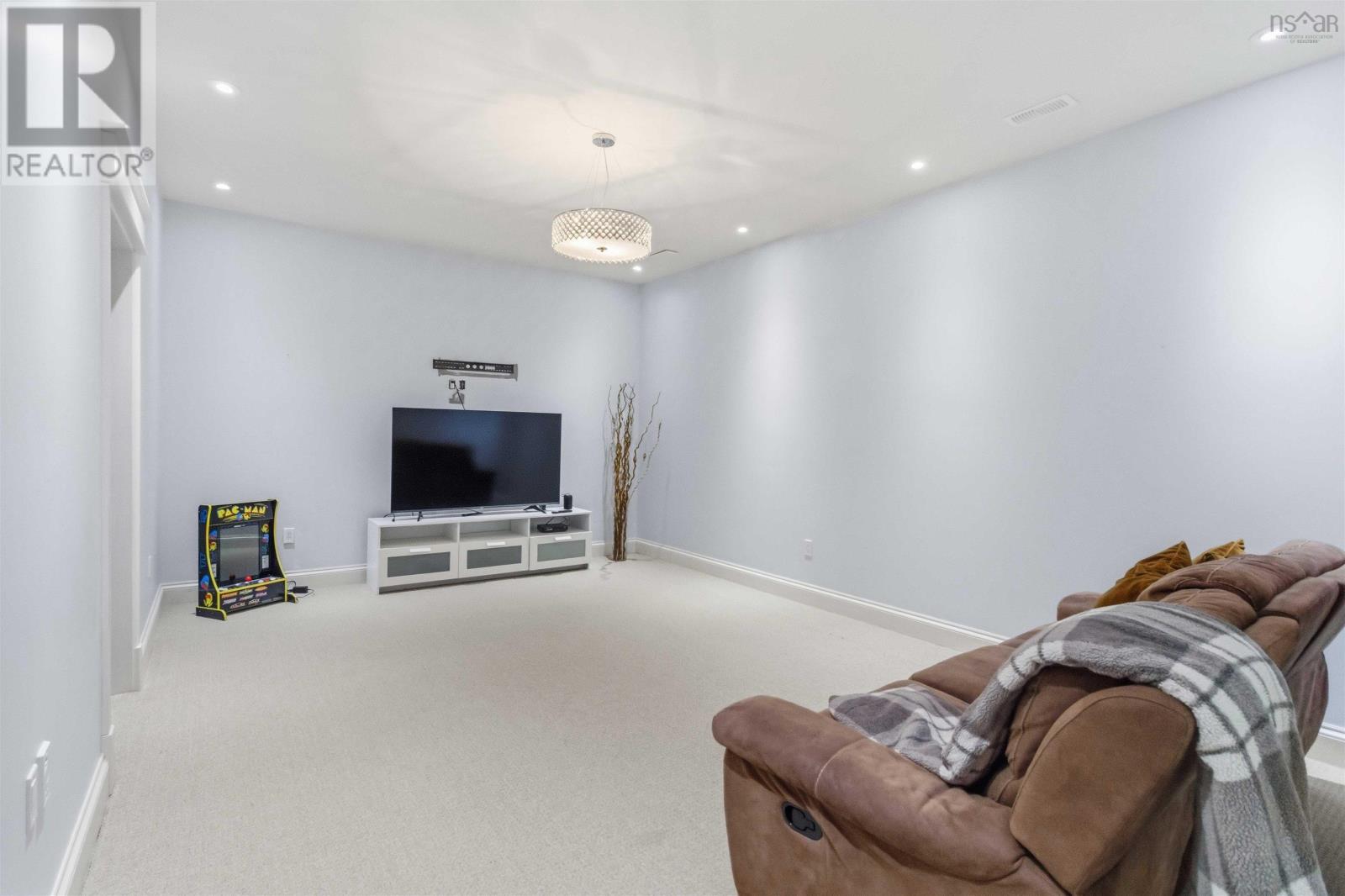 60 Amesbury Gate Property Photo 33