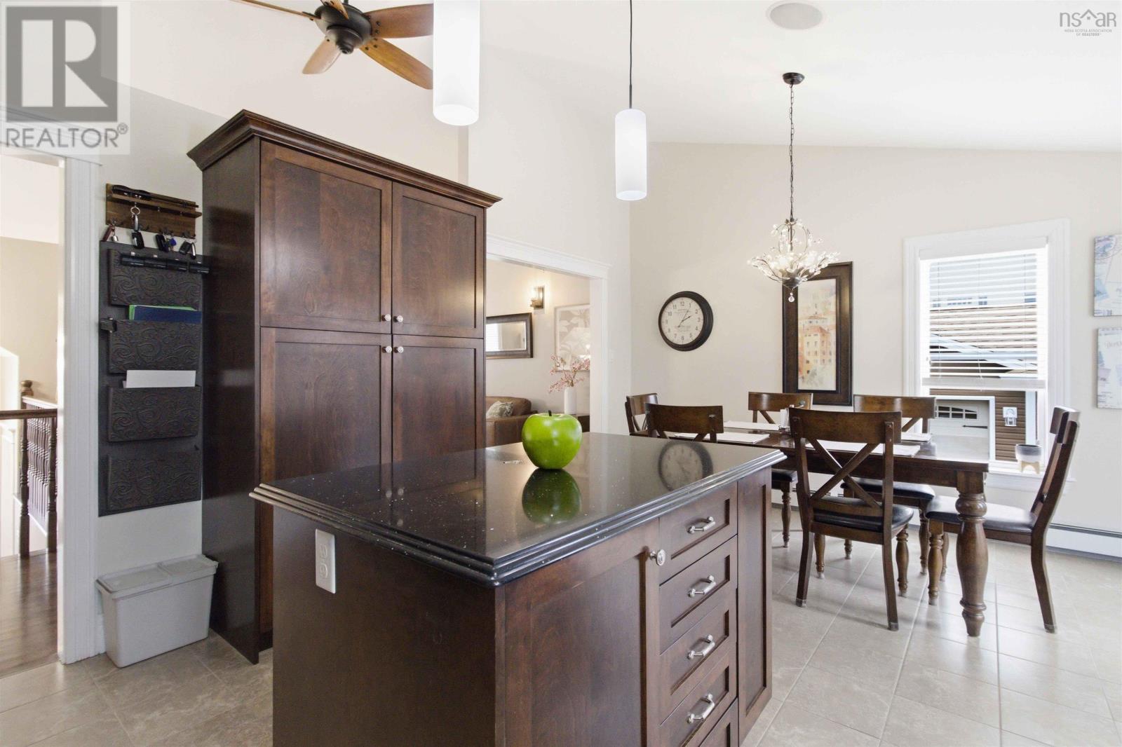 301 Preakness Crescent Property Photo 10