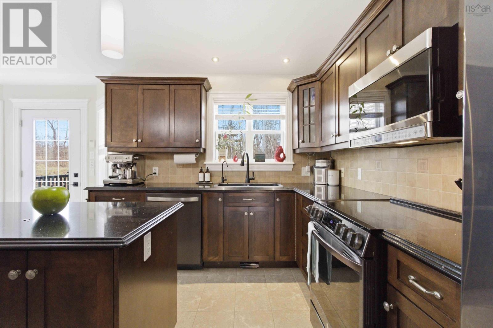 301 Preakness Crescent Property Photo 11