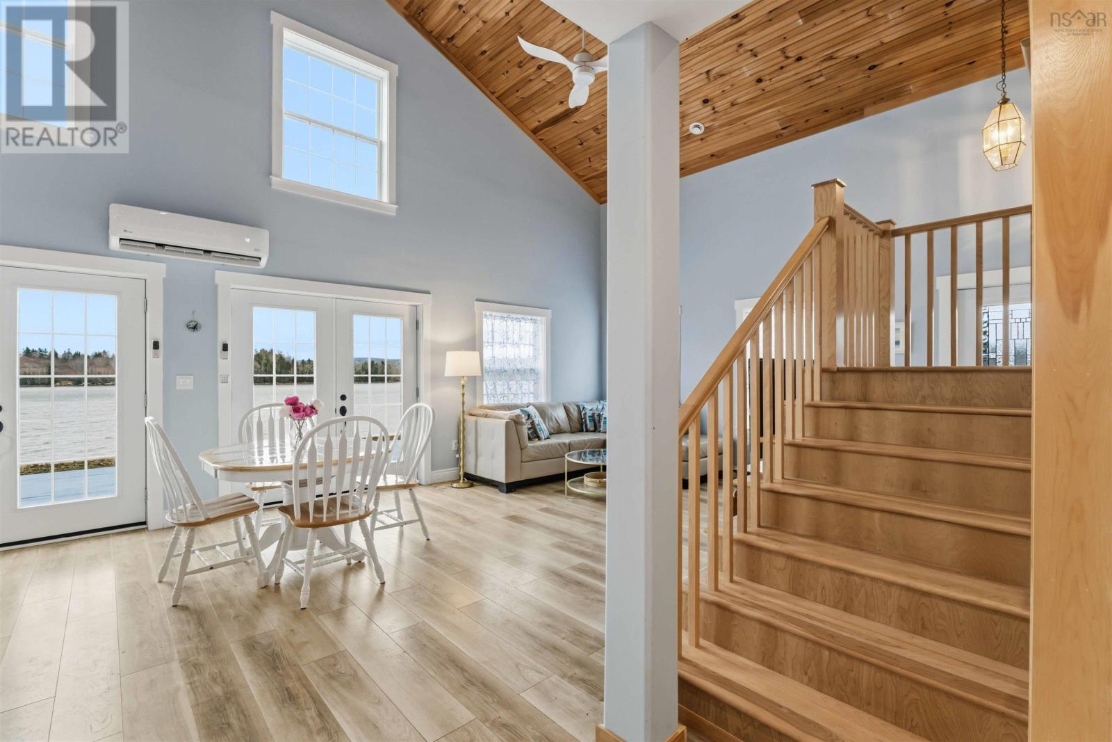 6 Massachusetts Road Property Photo 11
