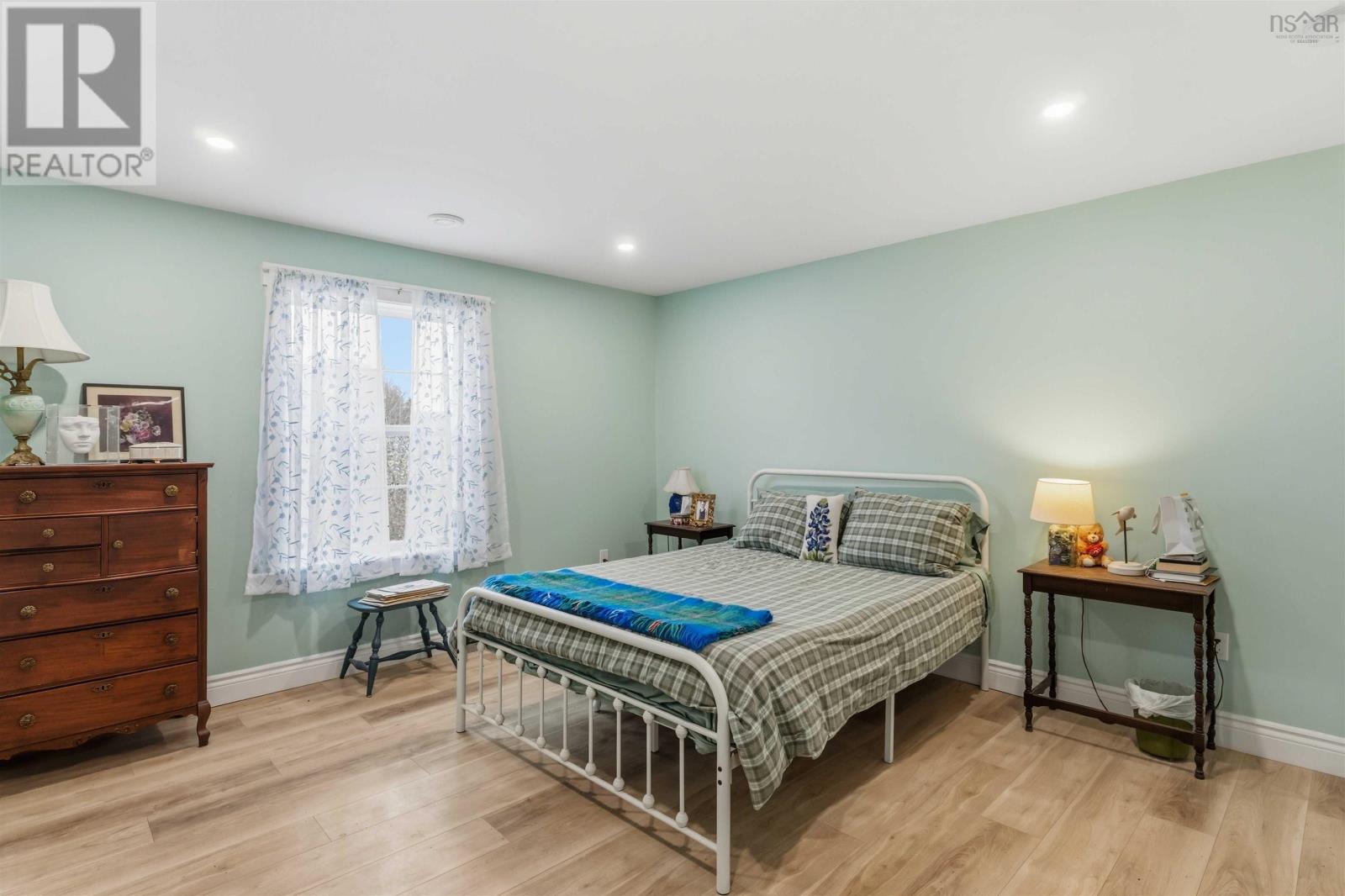 6 Massachusetts Road Property Photo 27