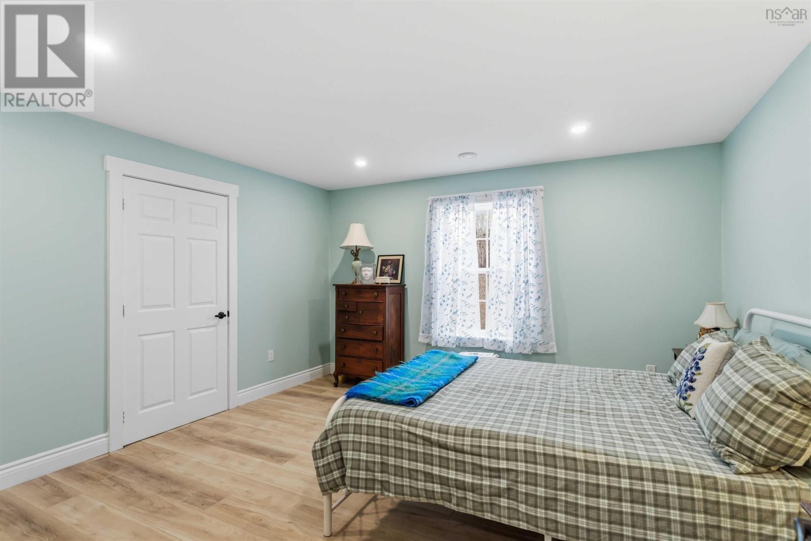 6 Massachusetts Road Property Photo 28