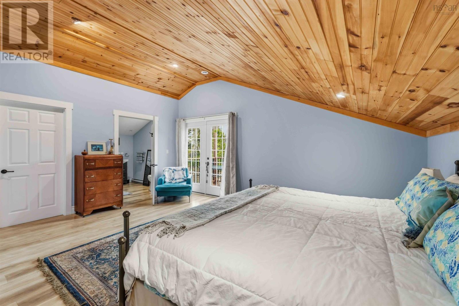 6 Massachusetts Road Property Photo 35
