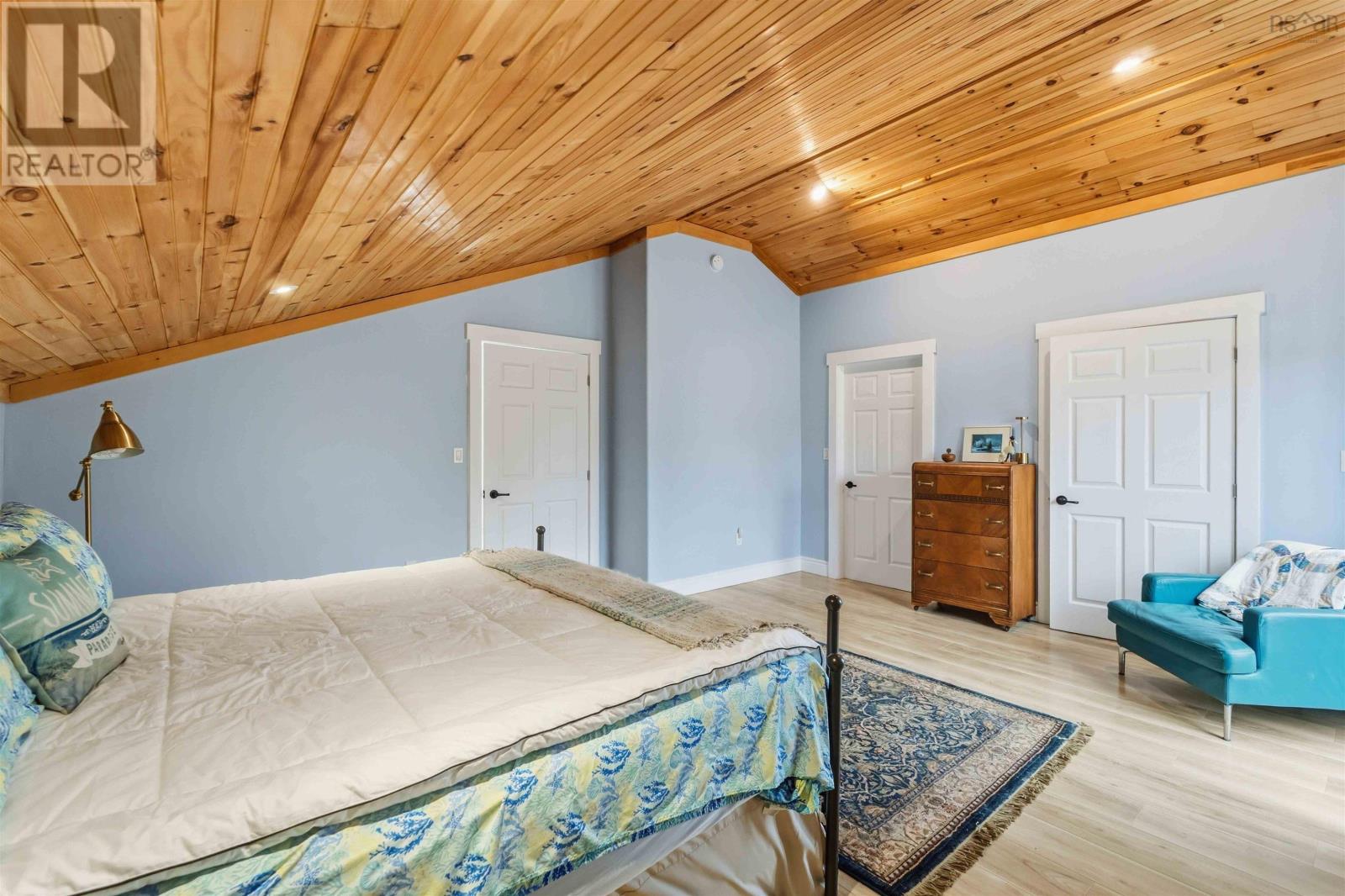6 Massachusetts Road Property Photo 36