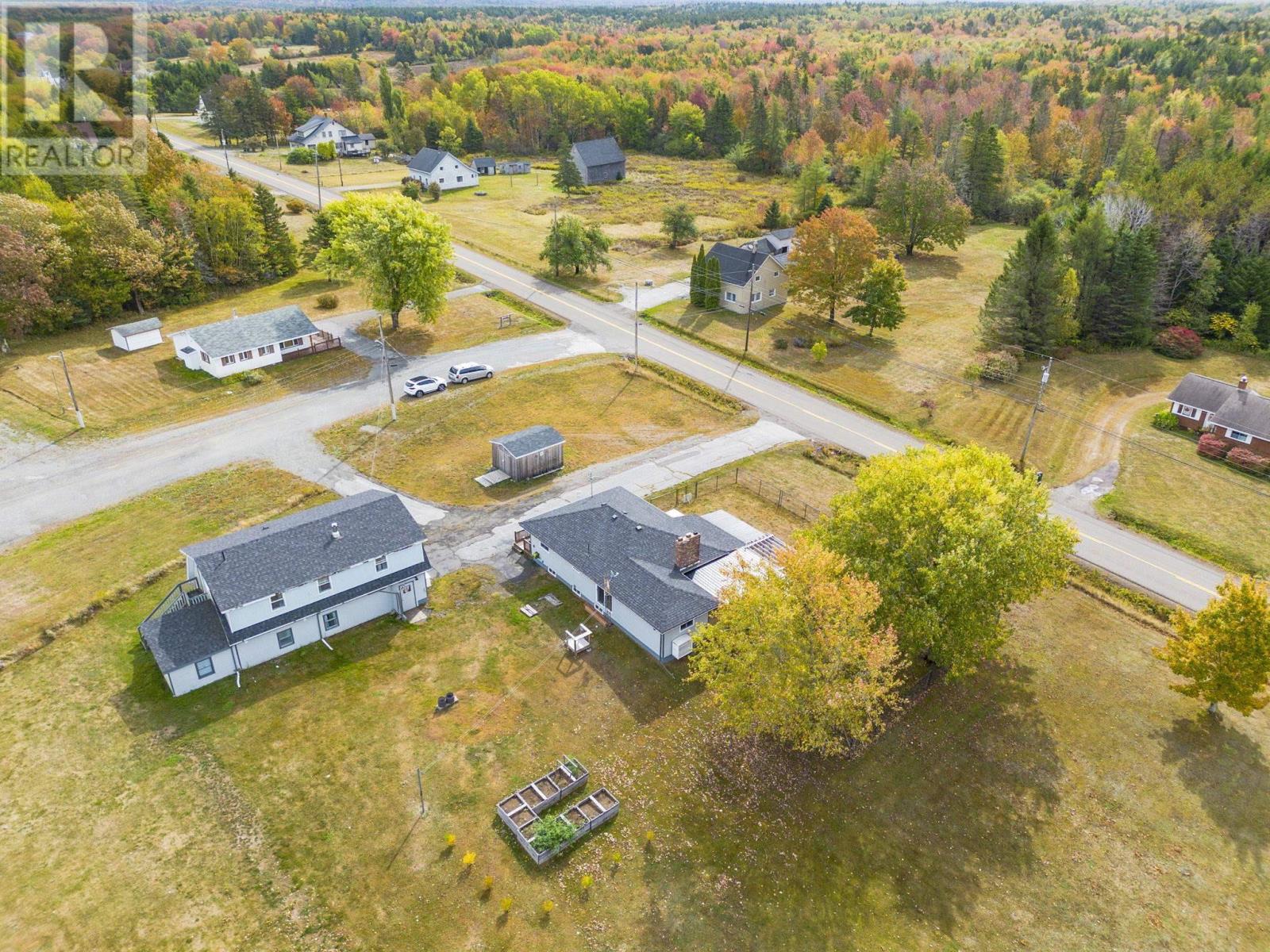 7072 340 Highway Property Photo 1