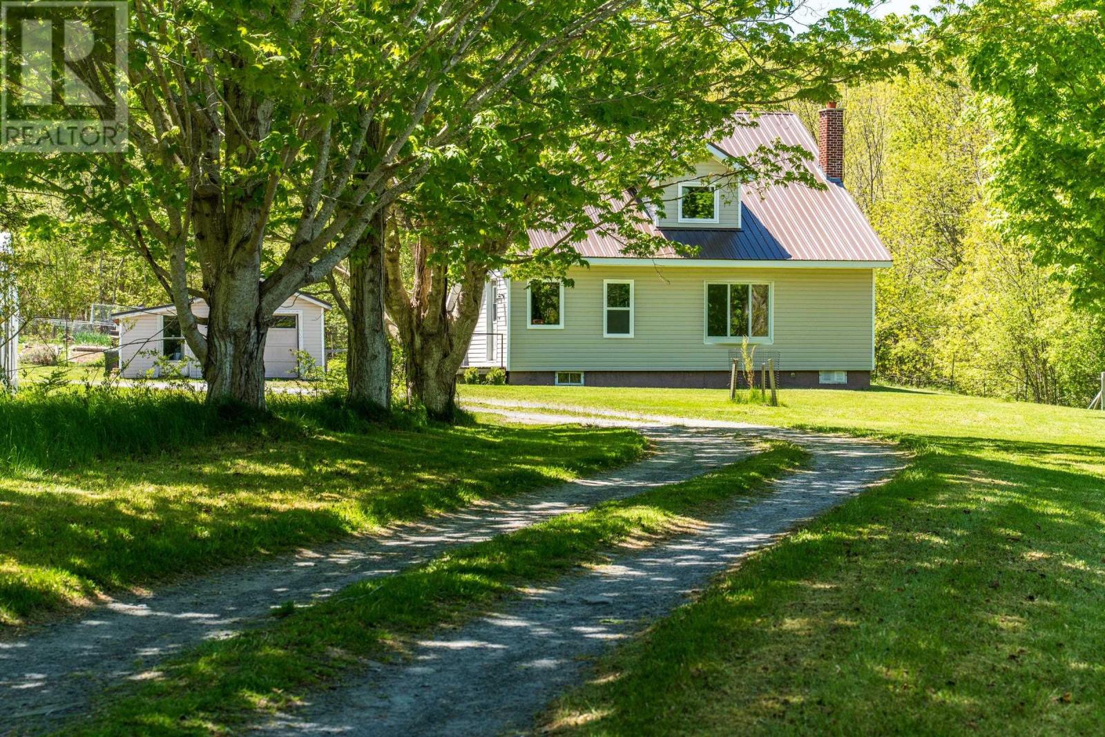 550 River Road Property Photo 3