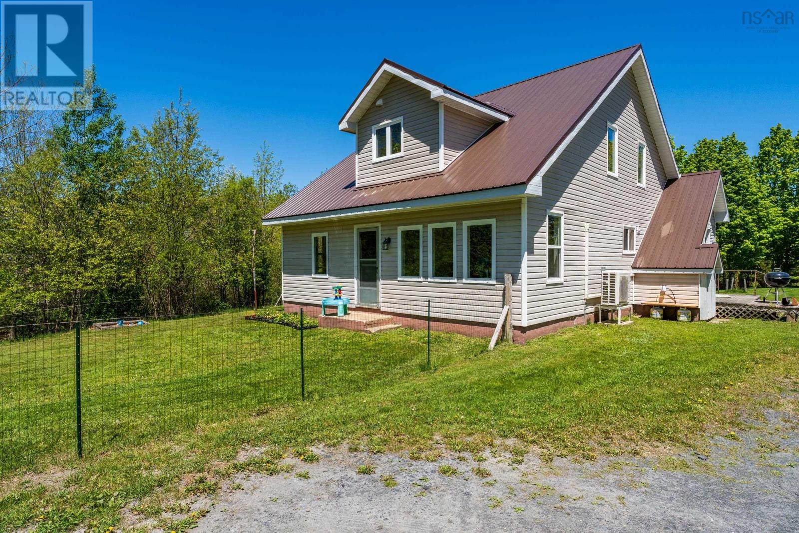 550 River Road Property Photo 4