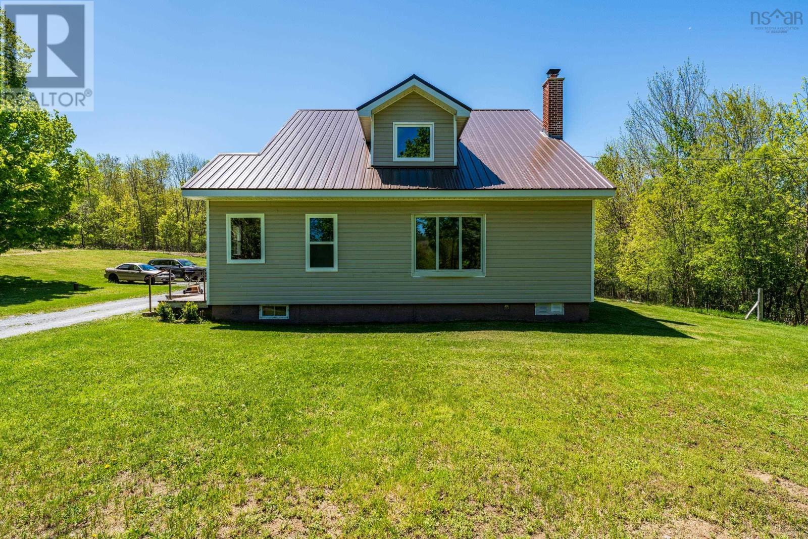 550 River Road Property Photo 6