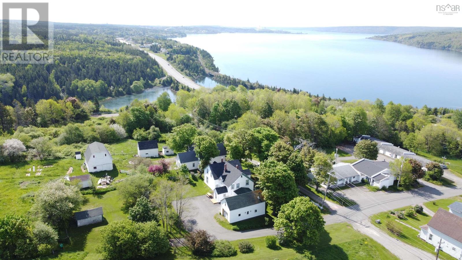 30 Lovers Lane Property Photo 10