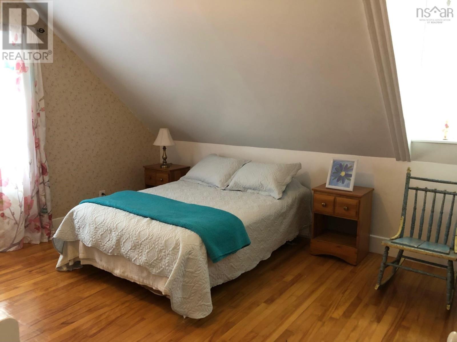 30 Lovers Lane Property Photo 34