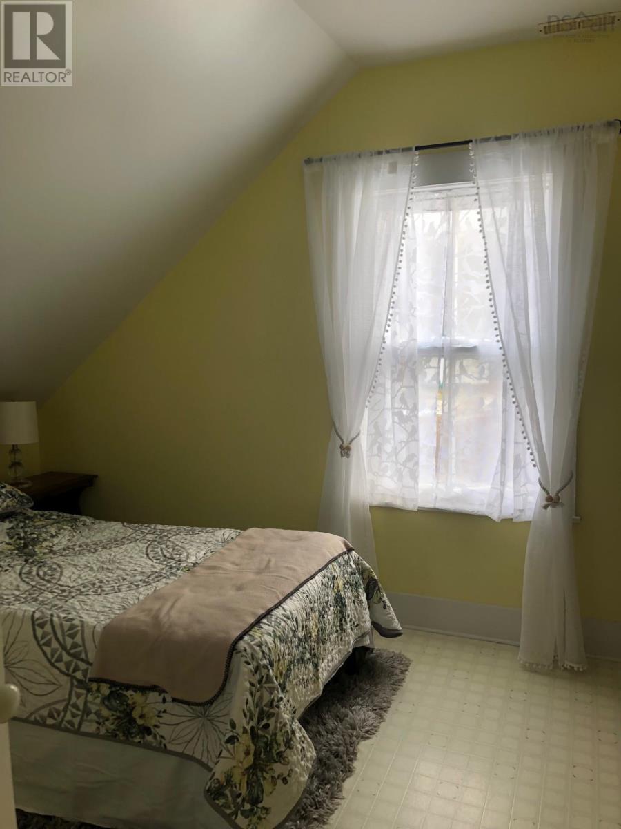 30 Lovers Lane Property Photo 37