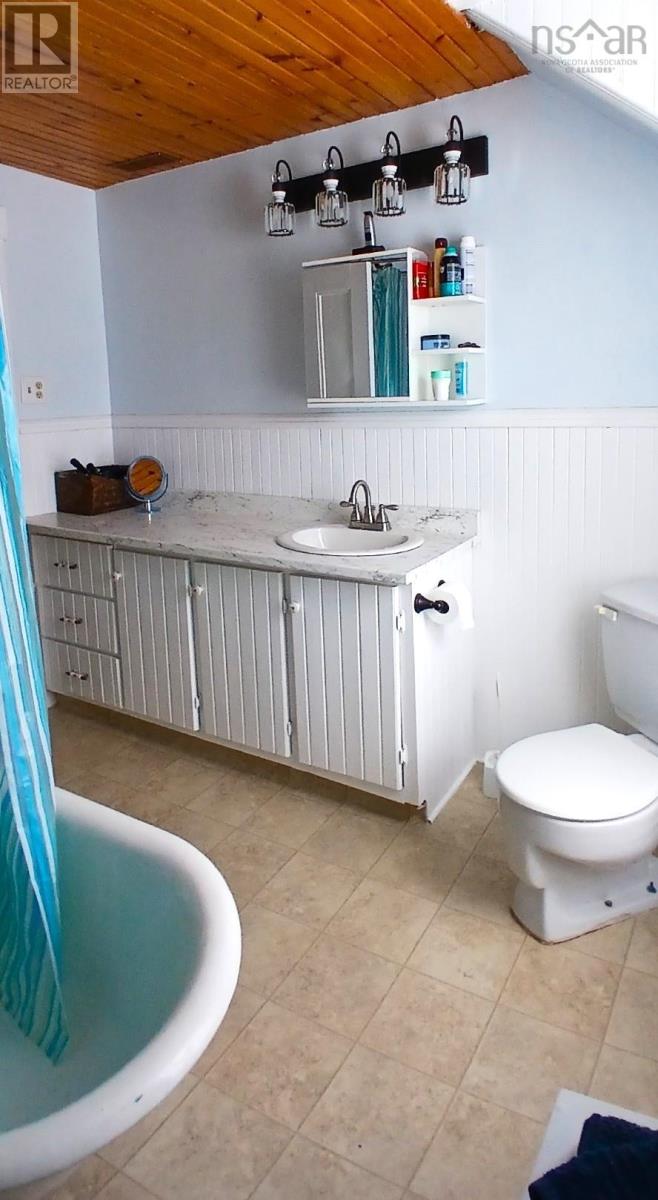 30 Lovers Lane Property Photo 38