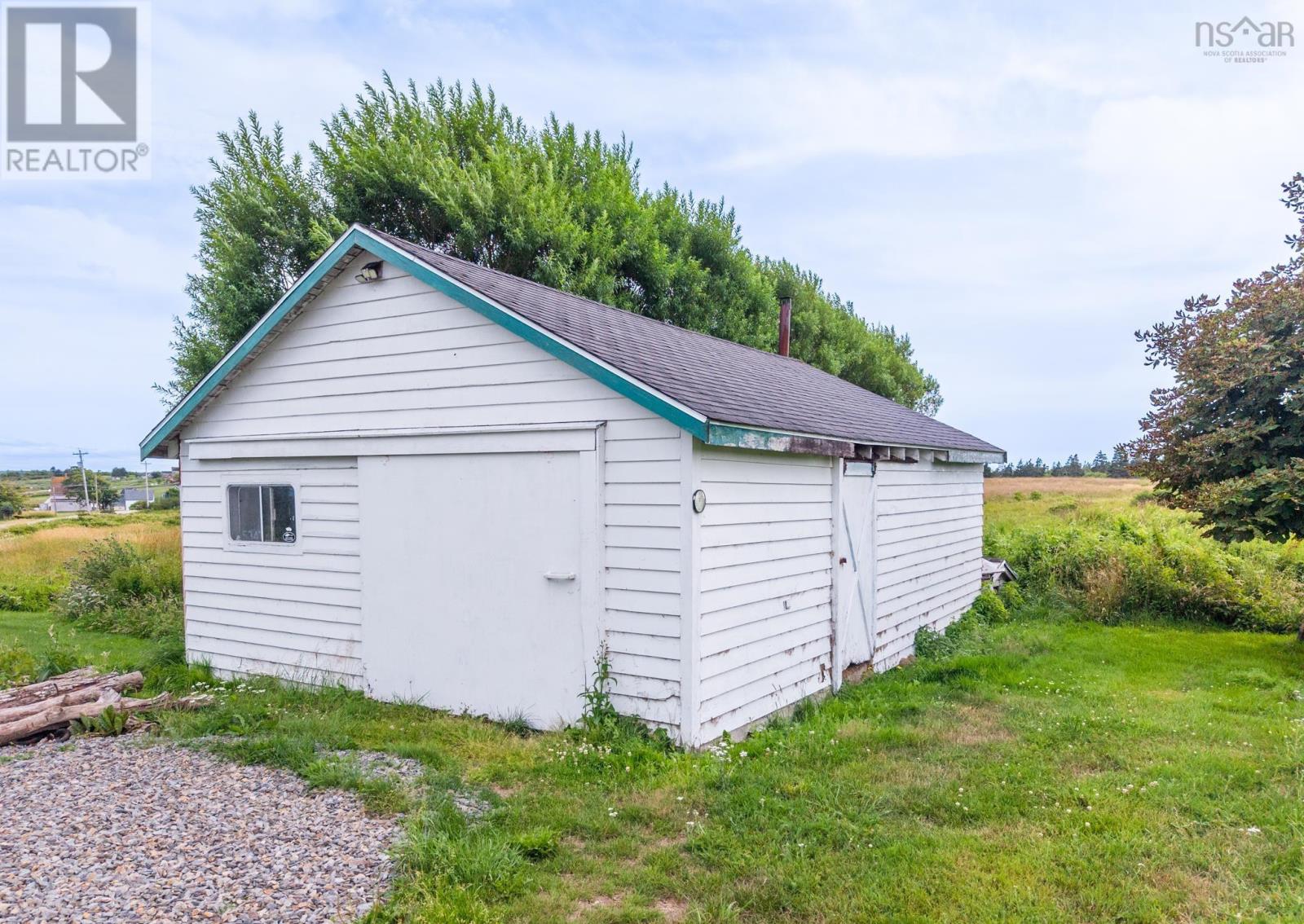 5347 Highway 1 Property Photo 4