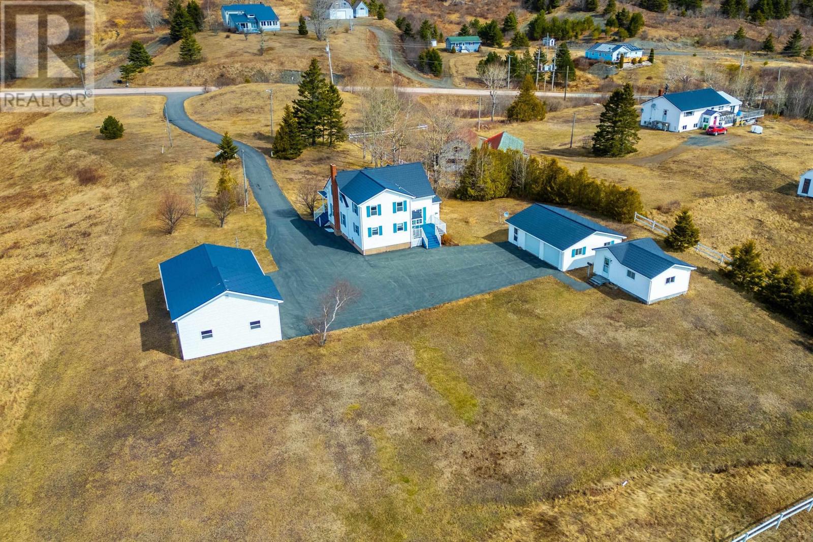 8002 Highway 209 Property Photo 3