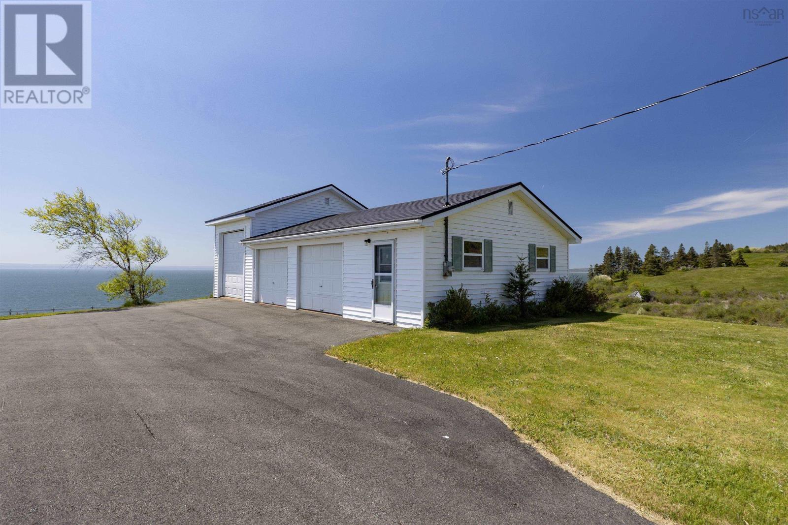 8002 Highway 209 Property Photo 6