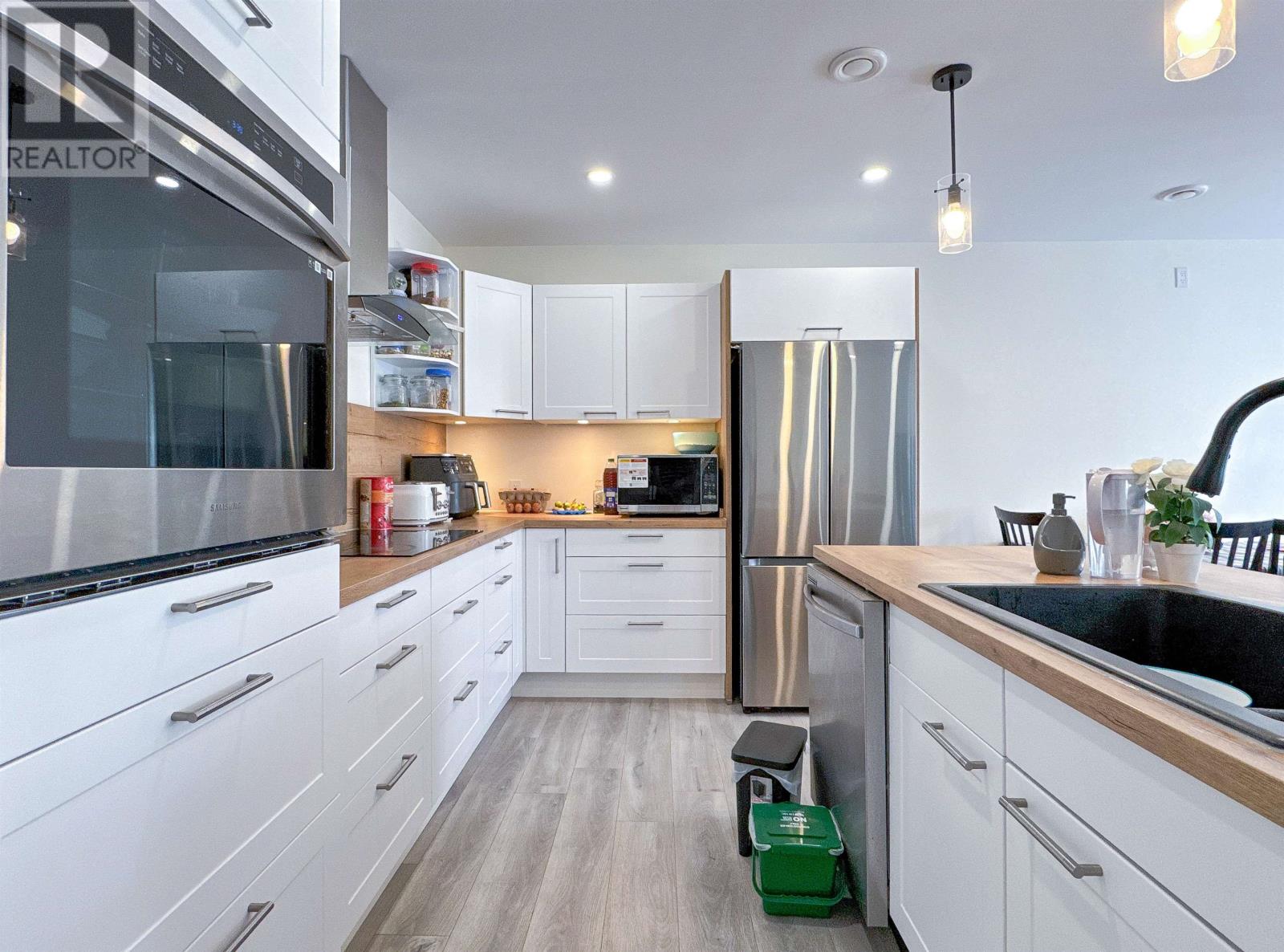 2 Enderis Lane Property Photo 12