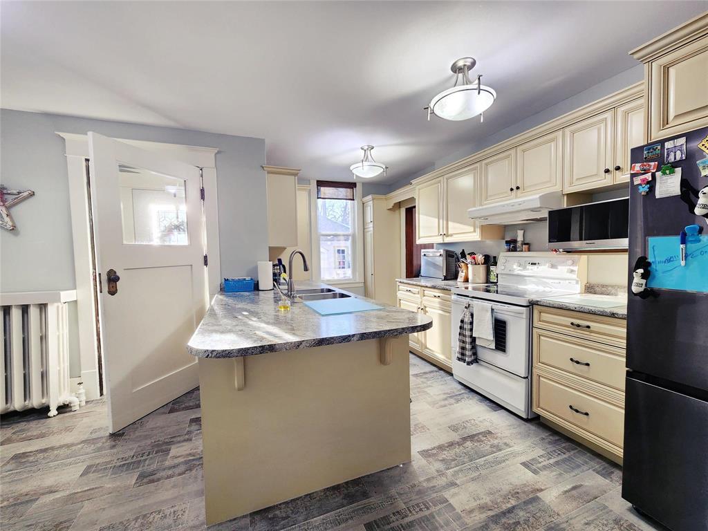 578 Mountain Avenue Property Photo 8