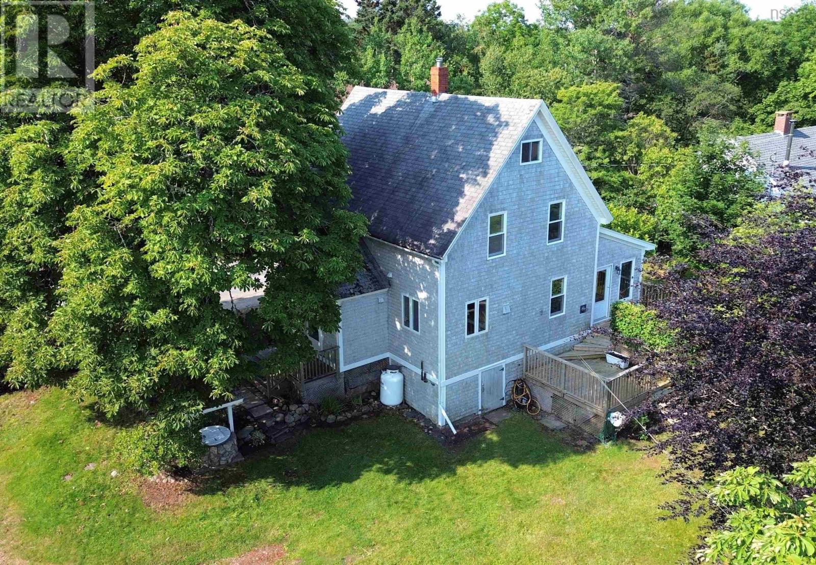 92 Main Street Property Photo 1