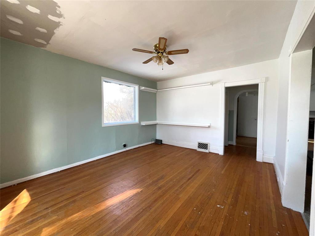 141 Louisa Avenue E Property Photo 3