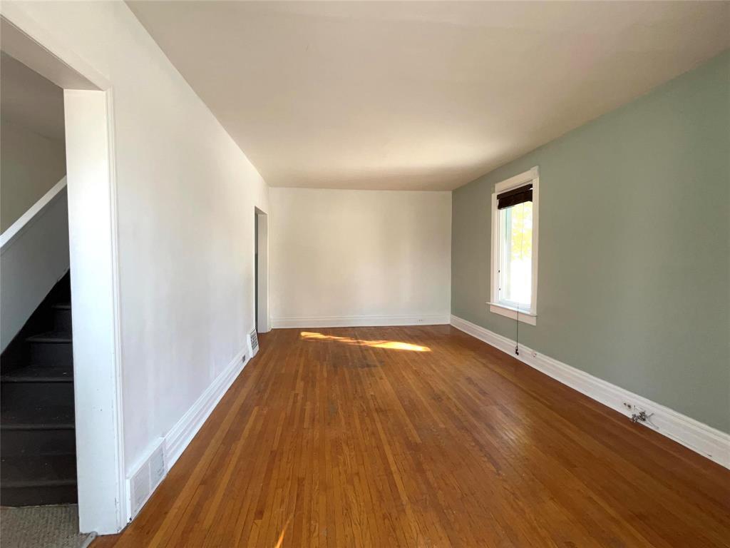 141 Louisa Avenue E Property Photo 5