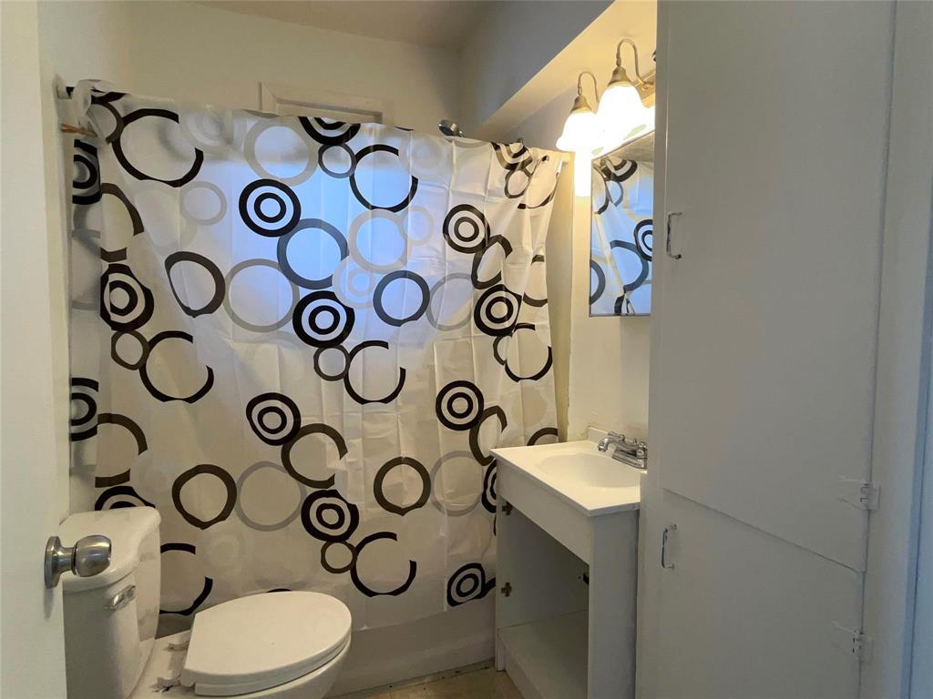 141 Louisa Avenue E Property Photo 8