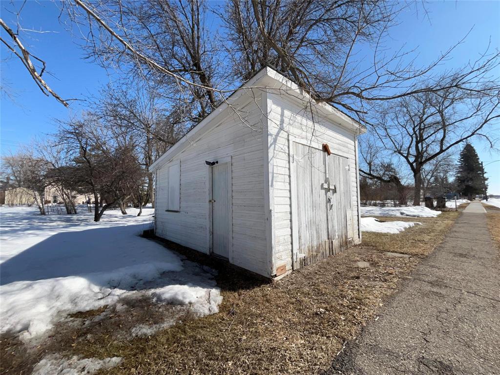 141 Louisa Avenue E Property Photo 13