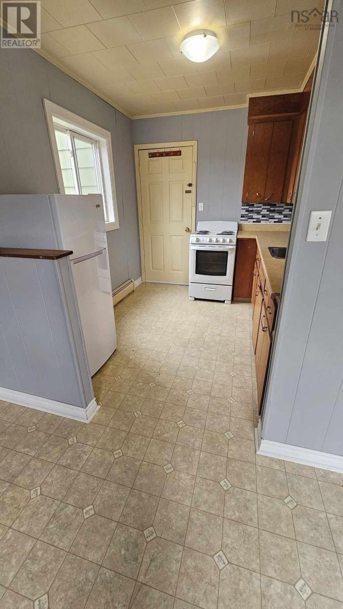 15 Pool Road Property Photo 6