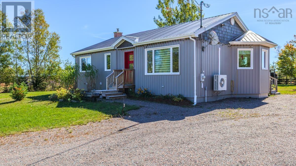 7048 Highway 2 Property Photo 1