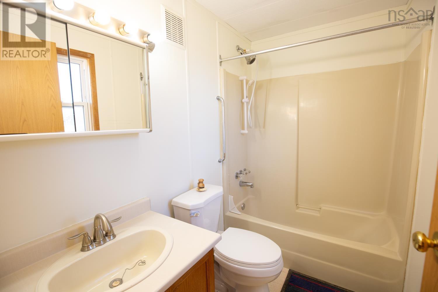 3330 Highway 6 Property Photo 21