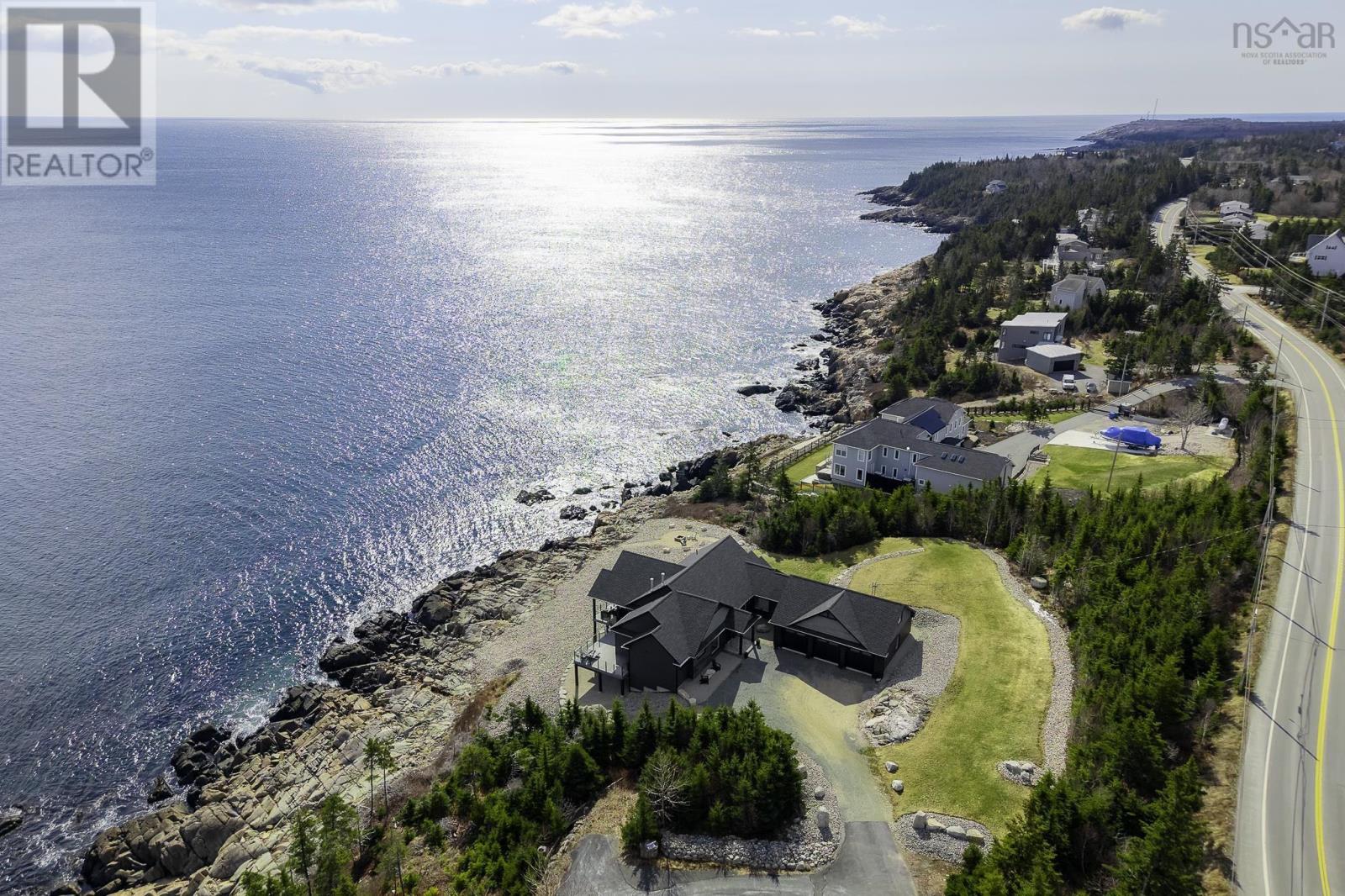 520 KETCH HARBOUR Road Property Photo 1