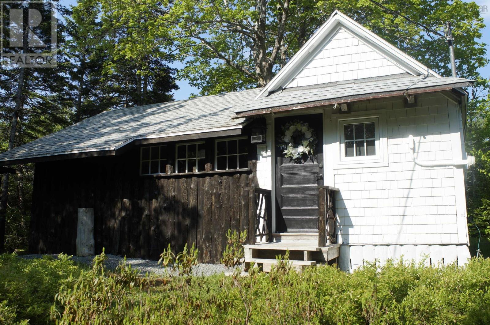 4031 Loch Lomond Road Property Photo 1