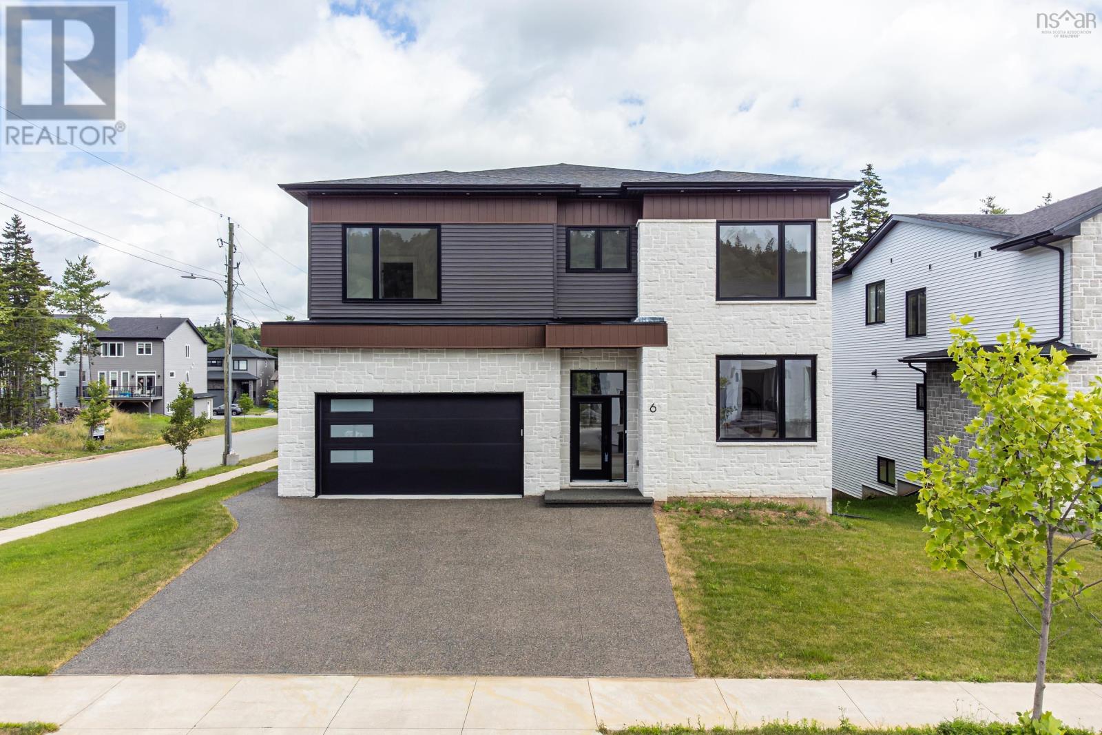 6 Glissade Court Property Photo 1
