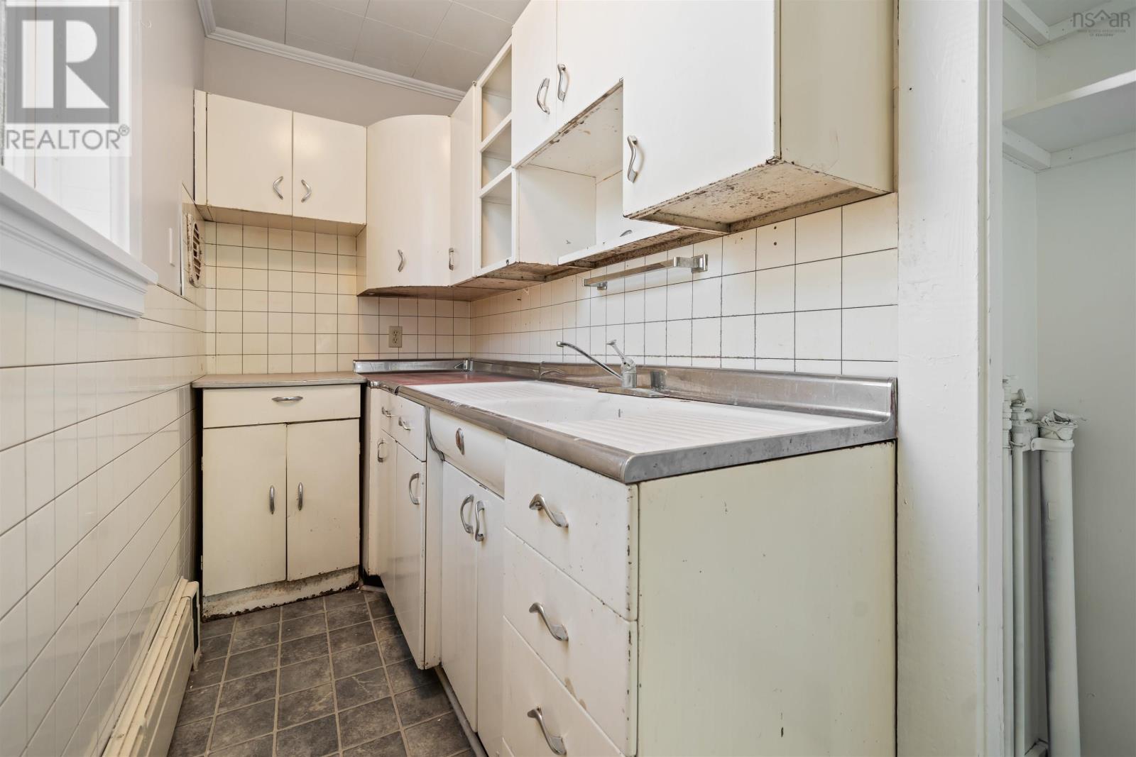 213 Temperance Street Property Photo 13