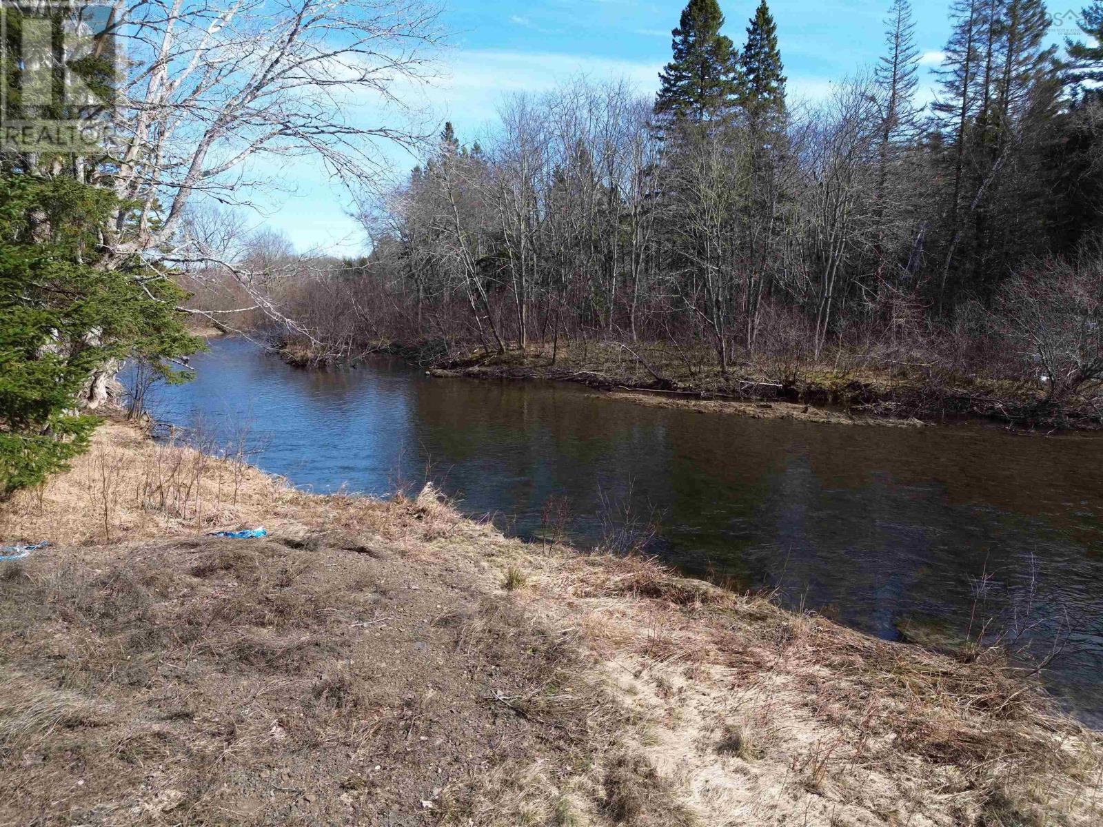 10036 Highway 2 Property Photo 1