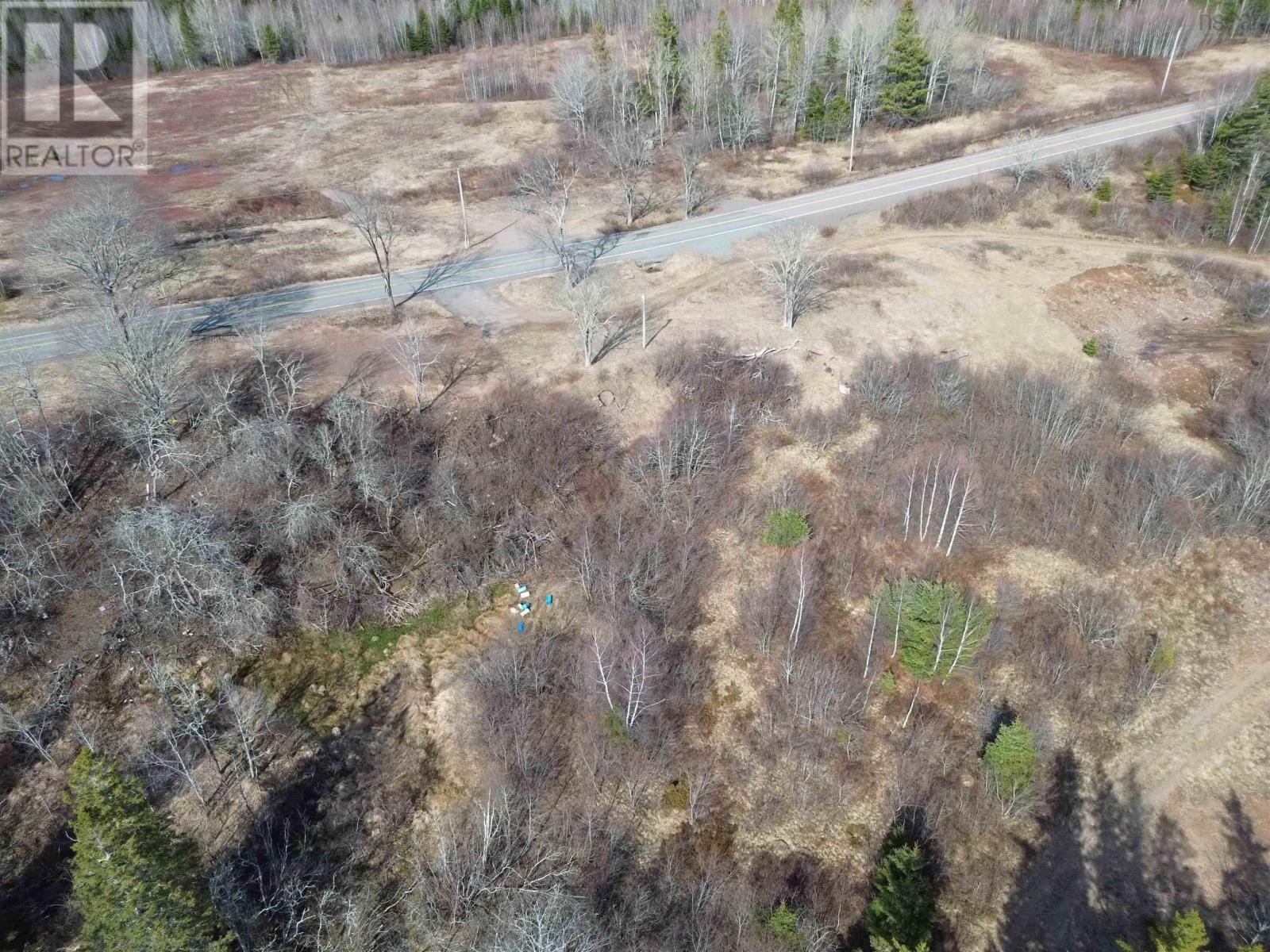 10036 Highway 2 Property Photo 4