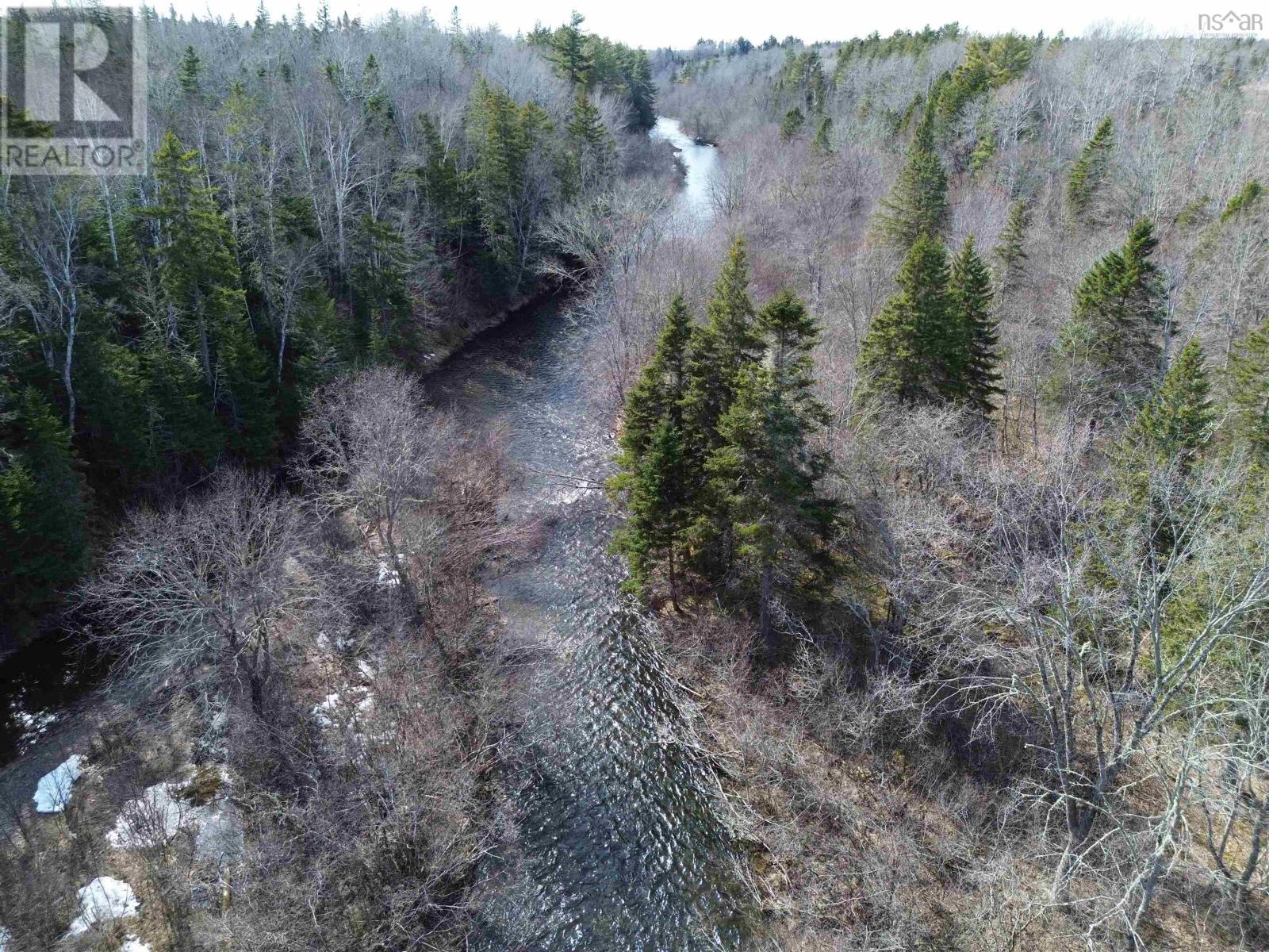 10036 Highway 2 Property Photo 6
