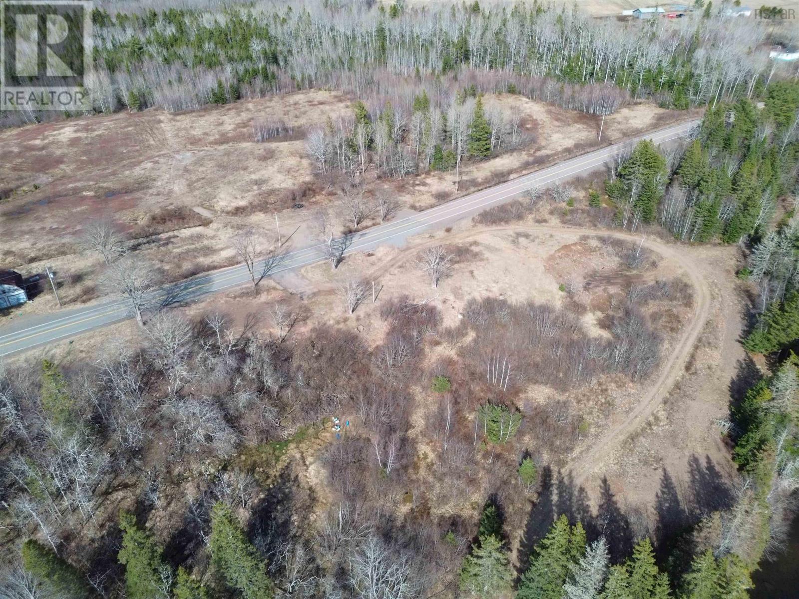 10036 Highway 2 Property Photo 7