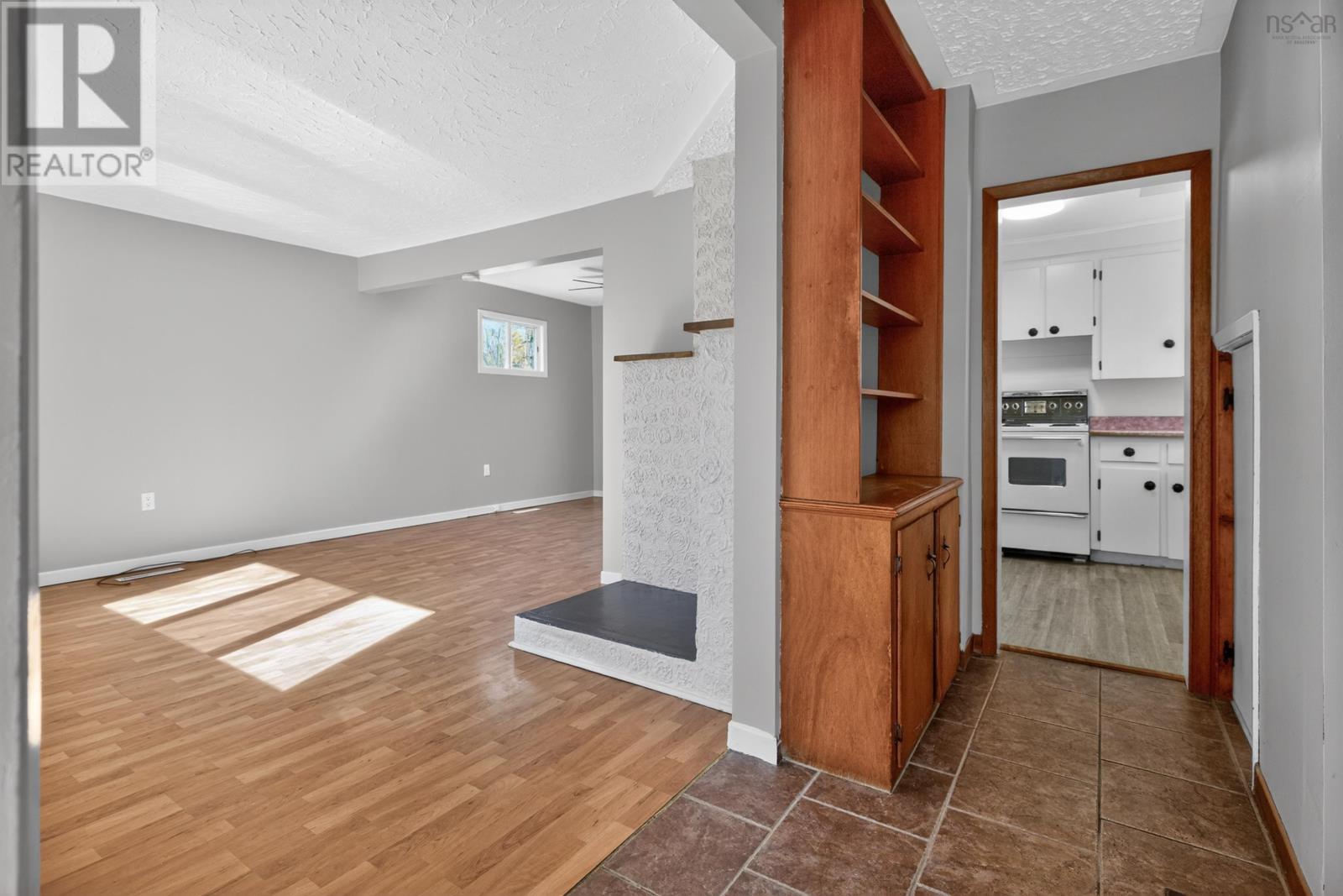 60 Lindhurst Drive Property Photo 5