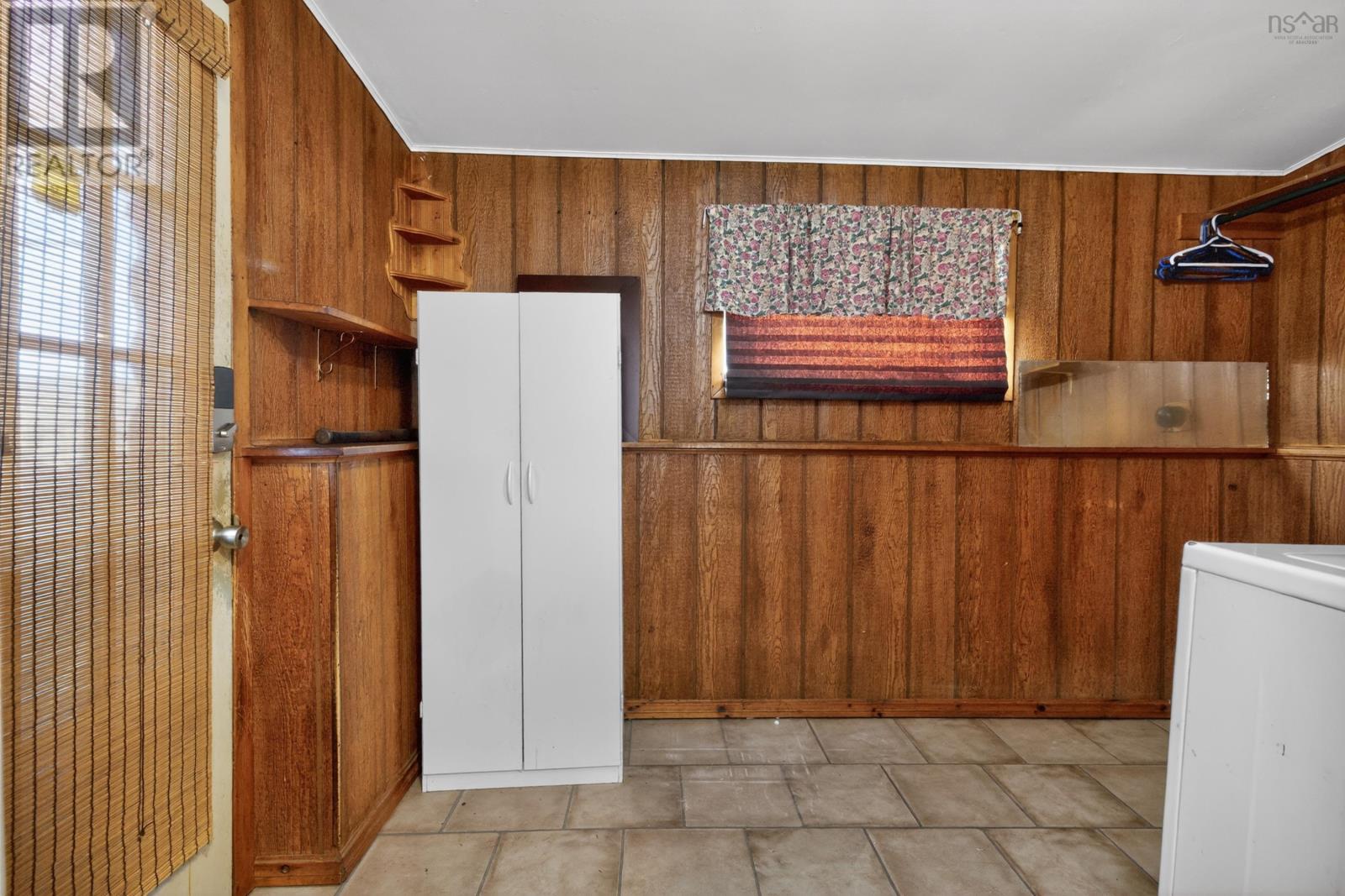 60 Lindhurst Drive Property Photo 13