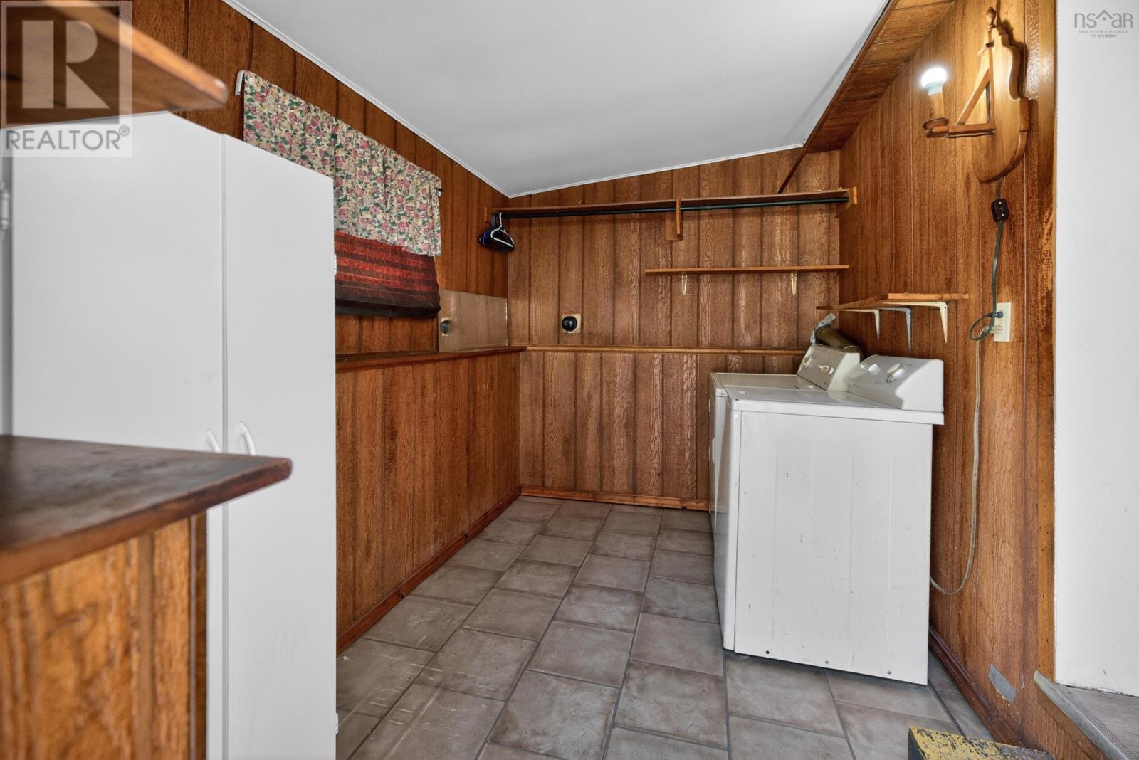 60 Lindhurst Drive Property Photo 14