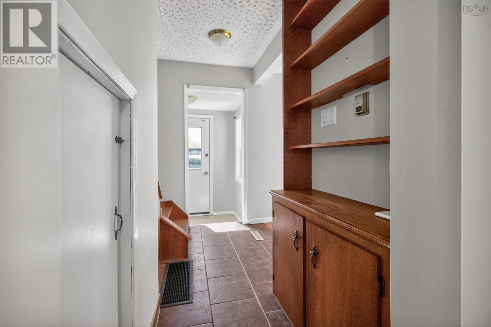 60 Lindhurst Drive Property Photo 15
