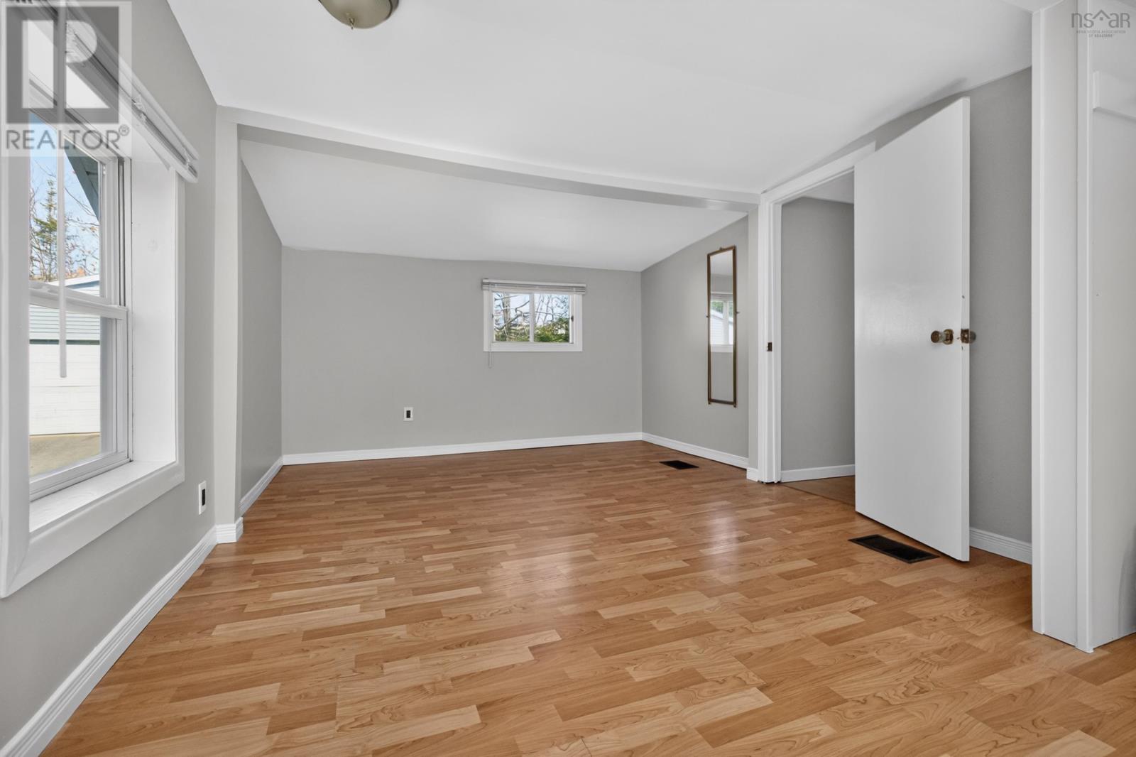 60 Lindhurst Drive Property Photo 17