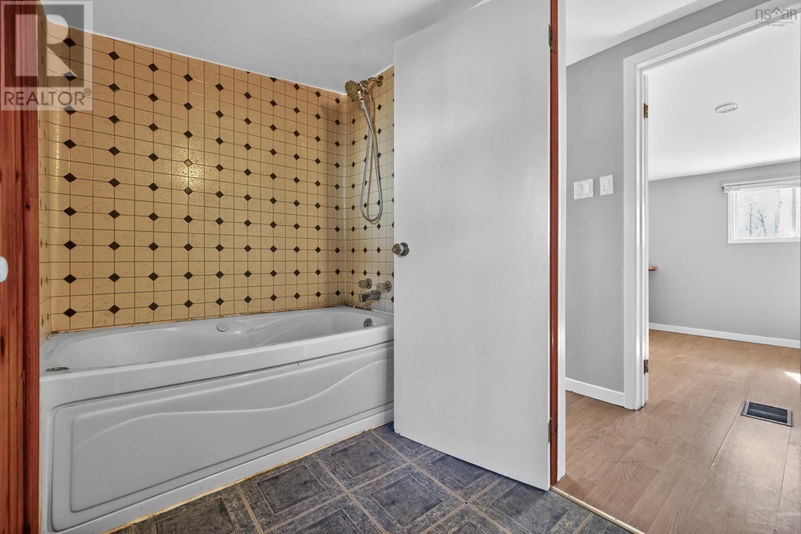 60 Lindhurst Drive Property Photo 22