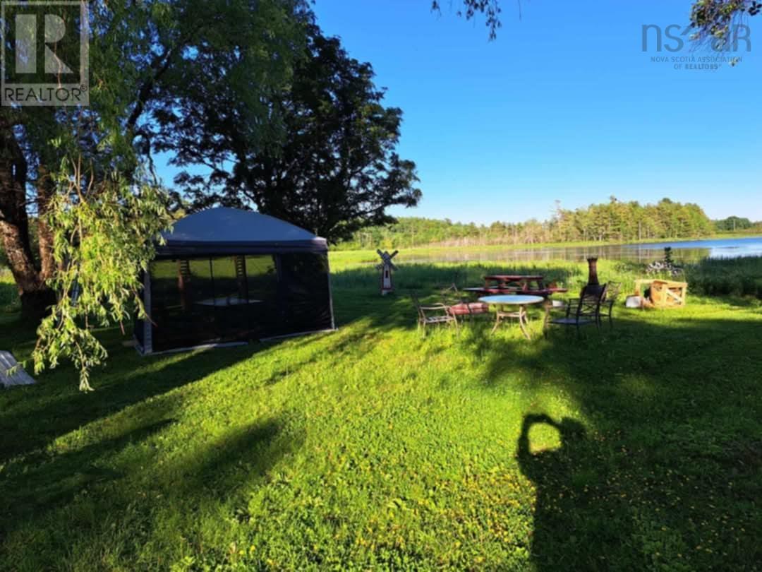 9773 Highway 8 Property Photo 2